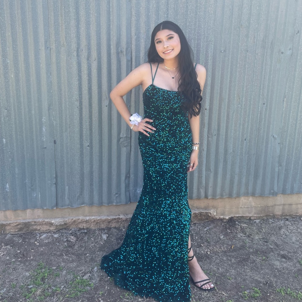 Prom dress- emerald green sequence dress, only used for prom night.